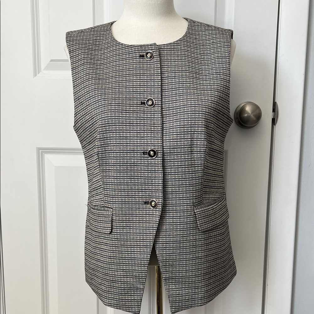 New Sleeveless Checked Tailored Vest in Brown, Black and White
